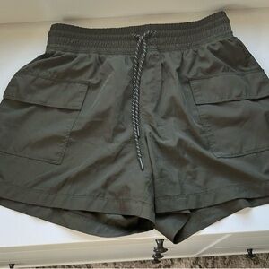 Old Navy Olive Green Cargo Shorts Size Small